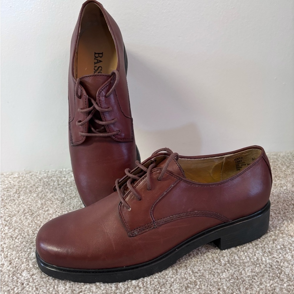 BASS Men's Brown Leather Oxfords "Hara" Size 9.5 M New With Minor Defect